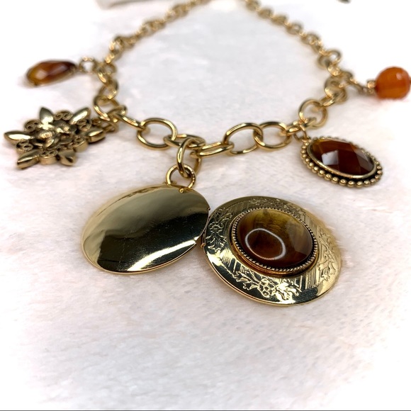 Liz Claibourne Signed Gold Tone Locket Charm Collar Necklace - Picture 9 of 13